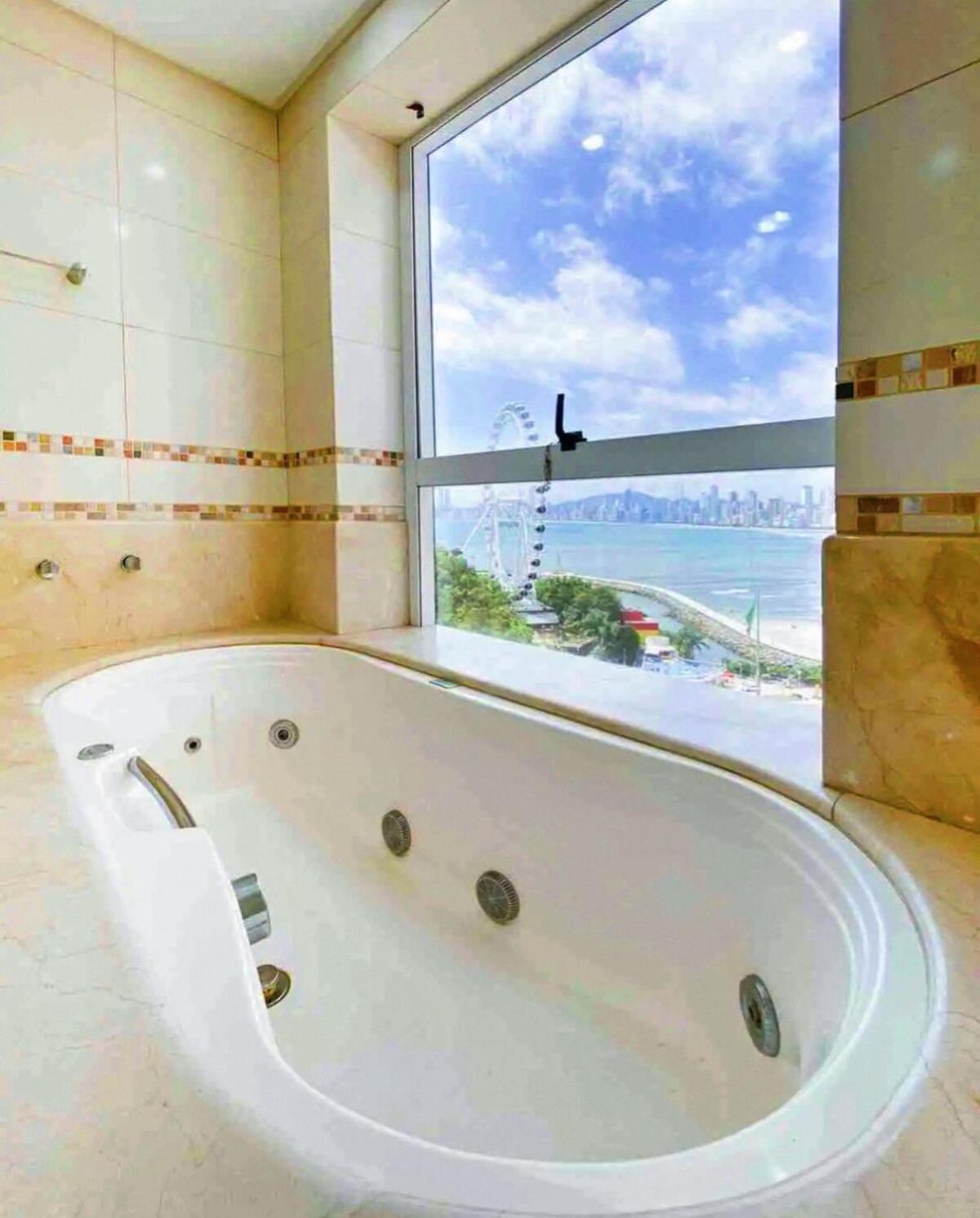 Apartamento 3 2 Vagas Vista Bc Cartao Postal